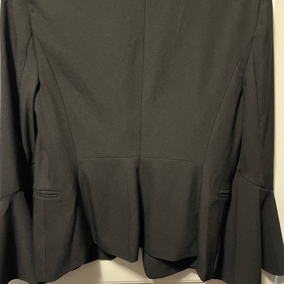 Blazer with bell sleeves - Picture 2 of 6